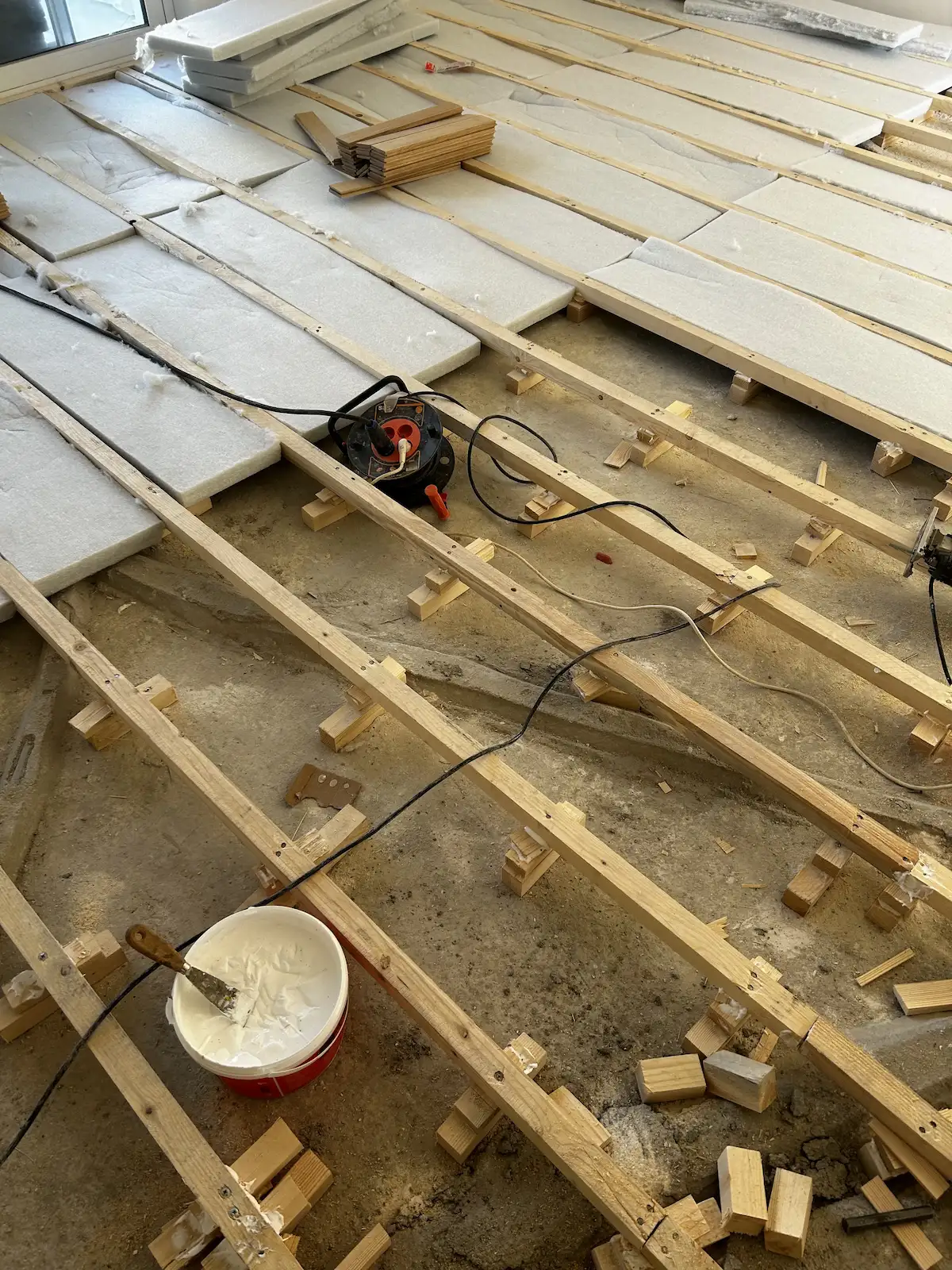 Καδρονιαρισμα - Τοποθετηση καρφωτου δαπεδου